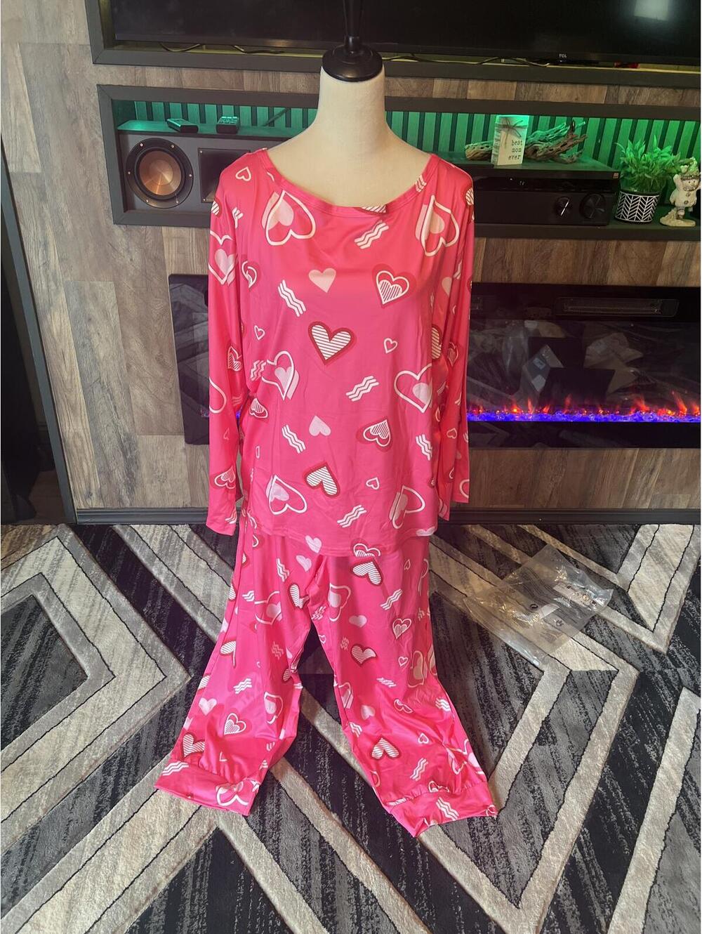 Value vibe plus size Pink Heart Print Women's Pajama Set Size 3XL